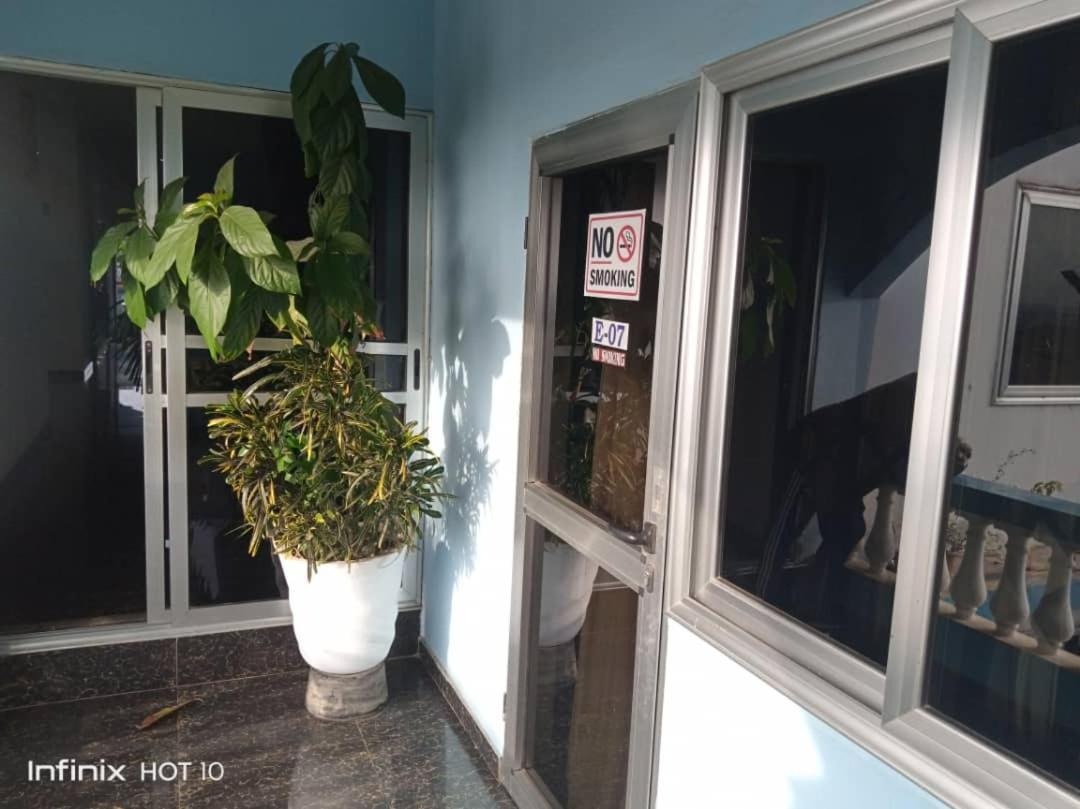 Elizz Guest House Janman Bagian luar foto