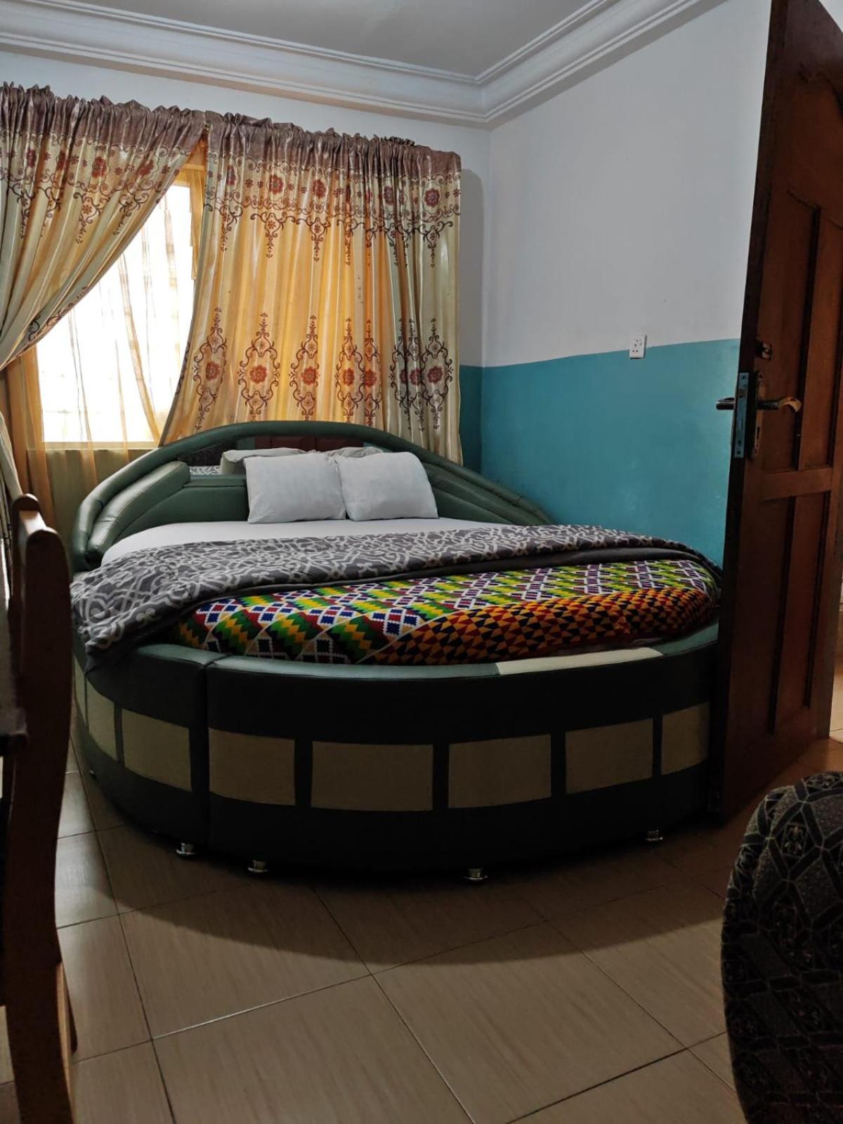 Elizz Guest House Janman Bagian luar foto