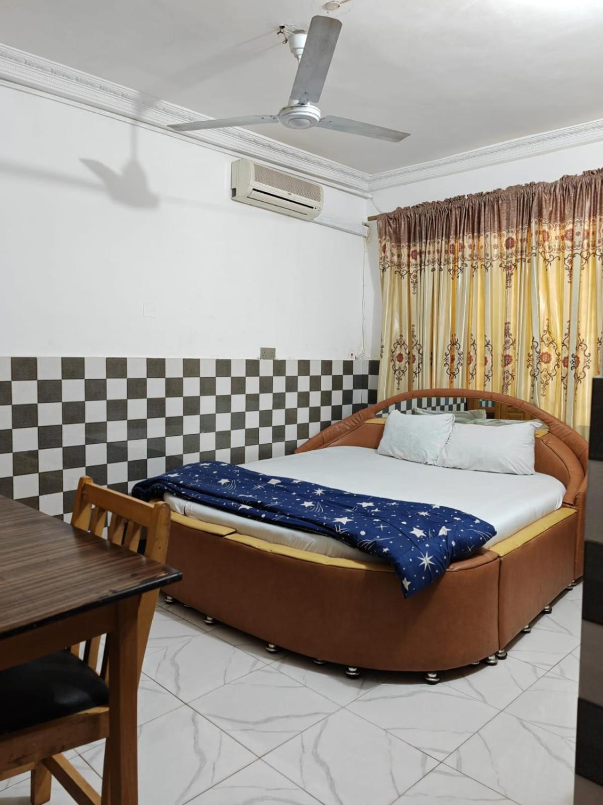 Elizz Guest House Janman Bagian luar foto