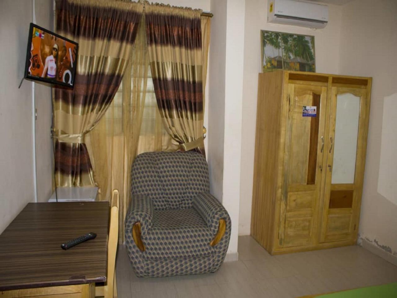 Elizz Guest House Janman Bagian luar foto
