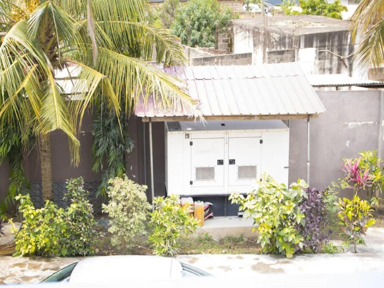 Elizz Guest House Janman Bagian luar foto