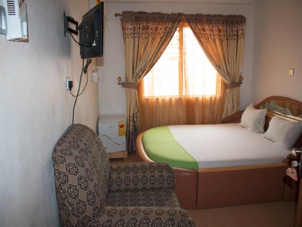 Elizz Guest House Janman Bagian luar foto