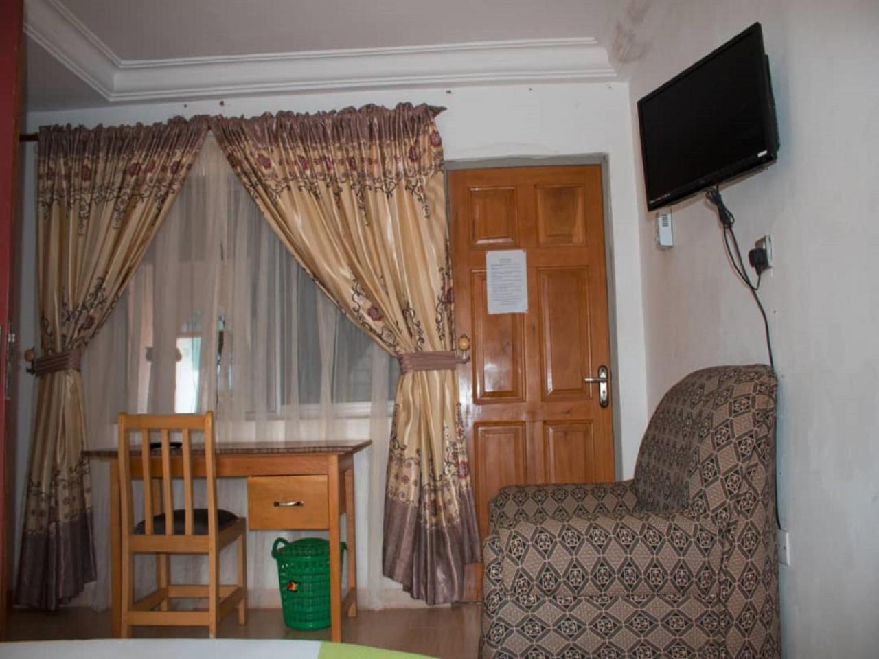 Elizz Guest House Janman Bagian luar foto