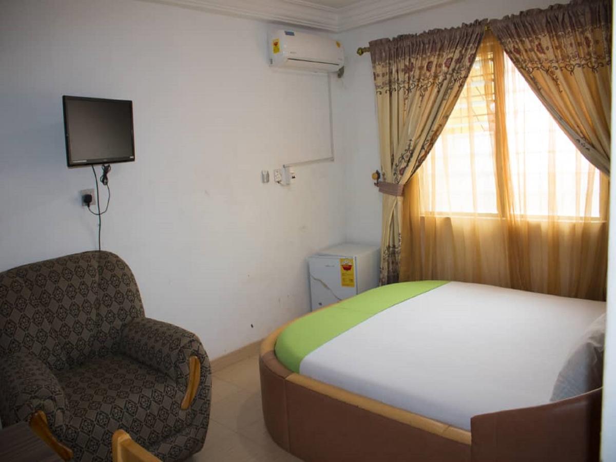 Elizz Guest House Janman Bagian luar foto